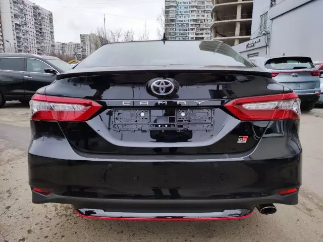 Toyota Camry 2021