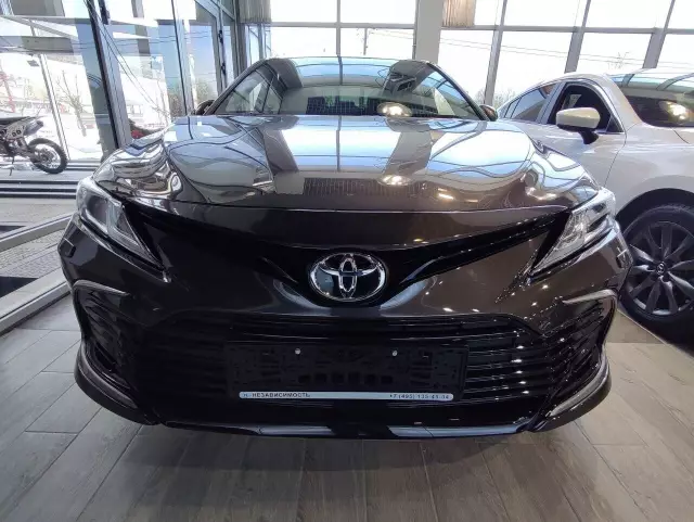 Toyota Camry 2021