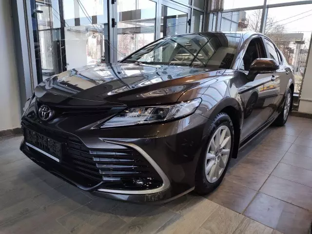 Toyota Camry 2021