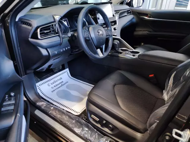Toyota Camry 2021