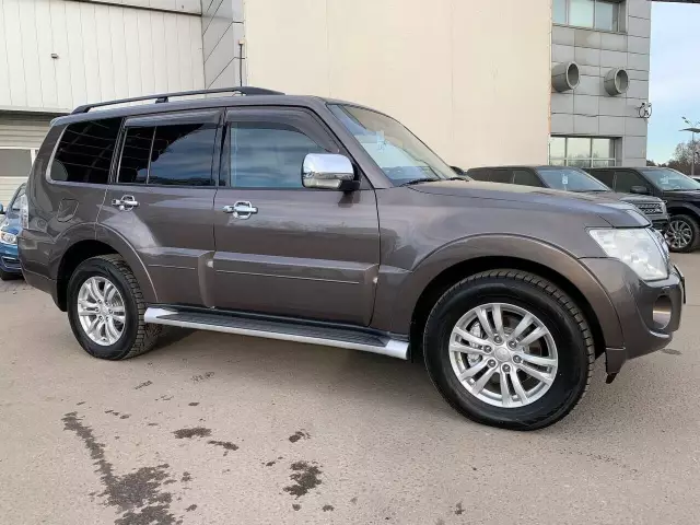 Mitsubishi Pajero 2013