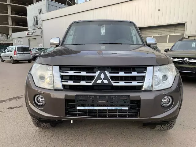Mitsubishi Pajero 2013