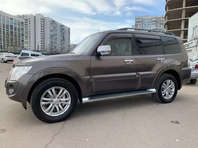 Mitsubishi Pajero 2013