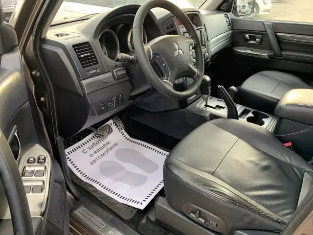 Mitsubishi Pajero 2013