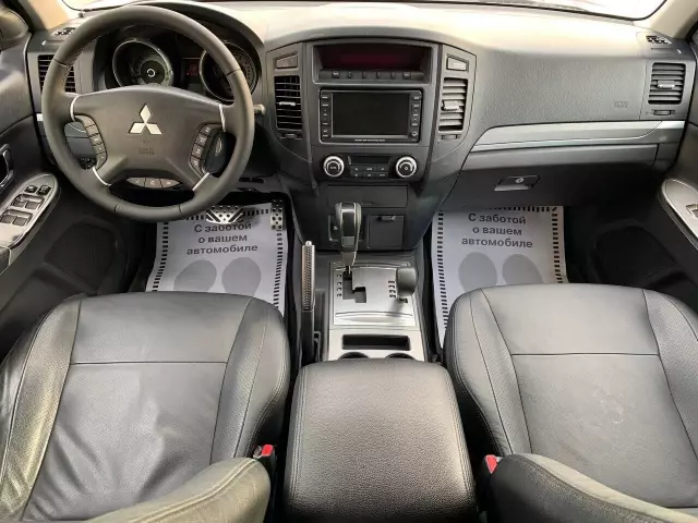 Mitsubishi Pajero 2013