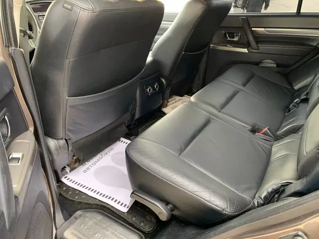 Mitsubishi Pajero 2013