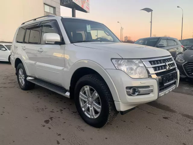 Mitsubishi Pajero 2015