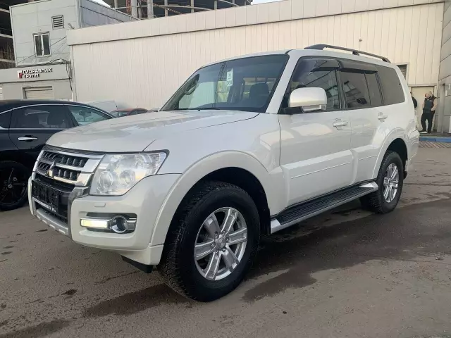 Mitsubishi Pajero 2015