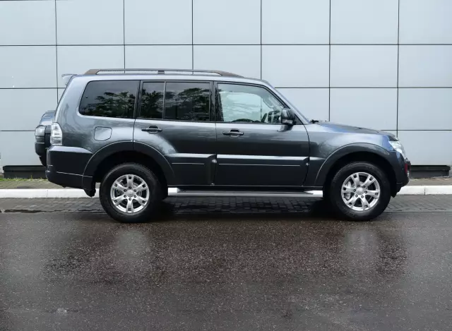 Mitsubishi Pajero 2014