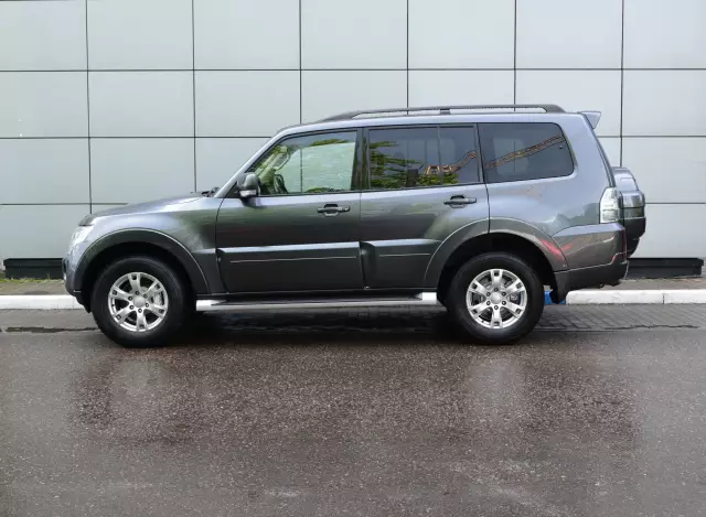 Mitsubishi Pajero 2014