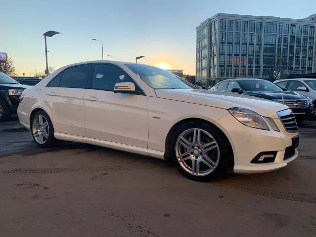 Mercedes-Benz E-Класс 2011