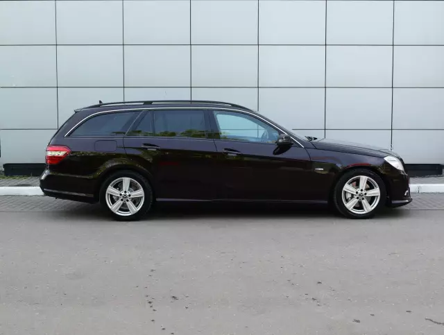 Mercedes-Benz E-Класс 2011