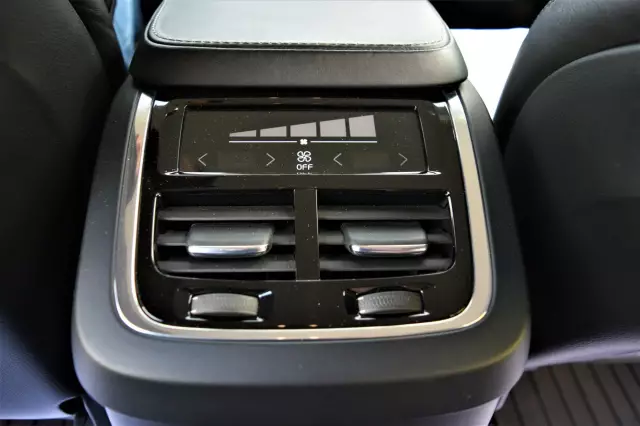 Volvo XC90 2016