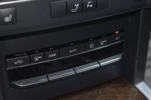 Mercedes-Benz E-Класс 2011