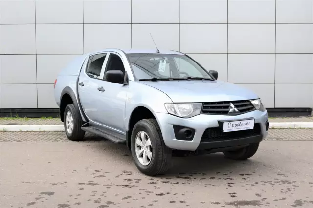 Mitsubishi L200 2010