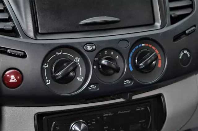 Mitsubishi L200 2010