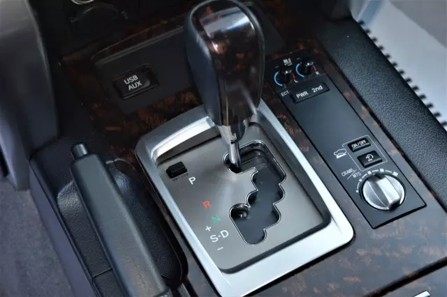 Toyota Land Cruiser 2014