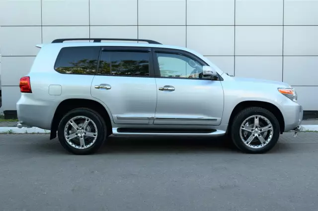 Toyota Land Cruiser 2014