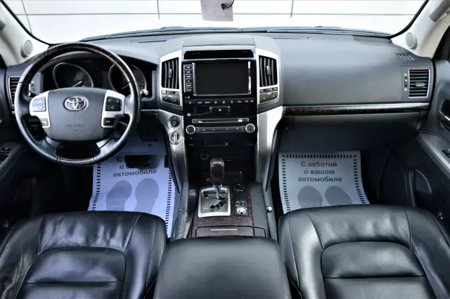 Toyota Land Cruiser 2014