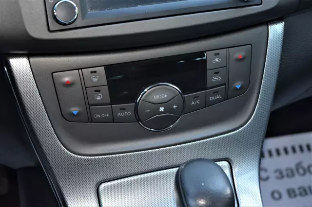 Nissan Tiida 2015