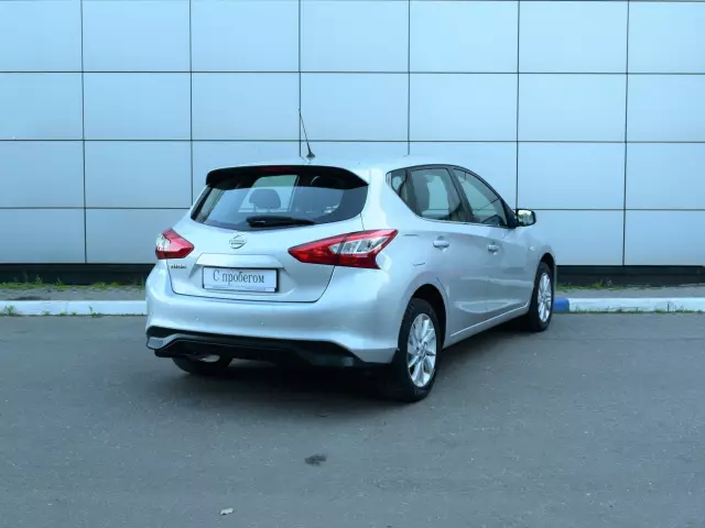 Nissan Tiida 2015
