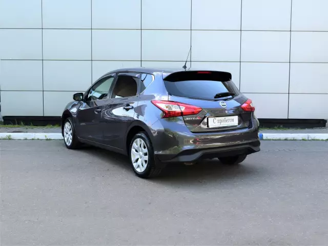Nissan Tiida 2015