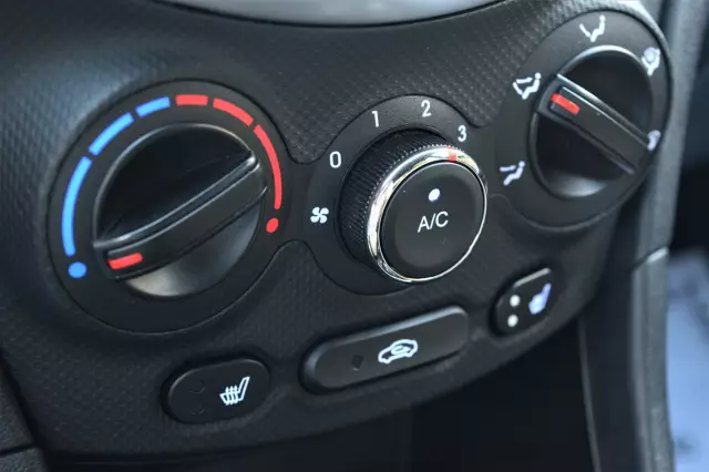 Hyundai Solaris 2013
