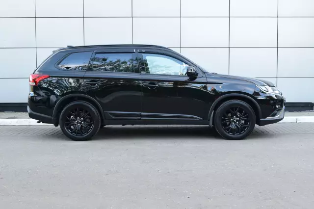 Mitsubishi Outlander 2021