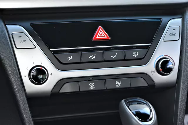 Hyundai Elantra 2018
