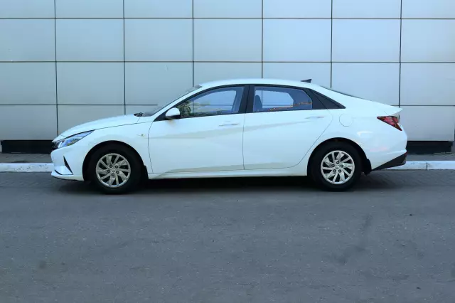 Hyundai Elantra 2021