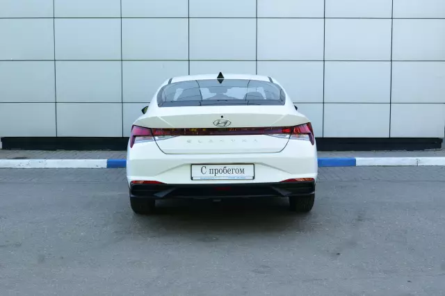 Hyundai Elantra 2021