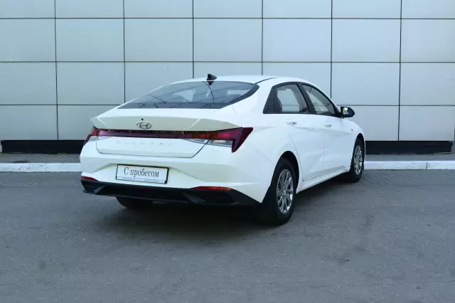 Hyundai Elantra 2021