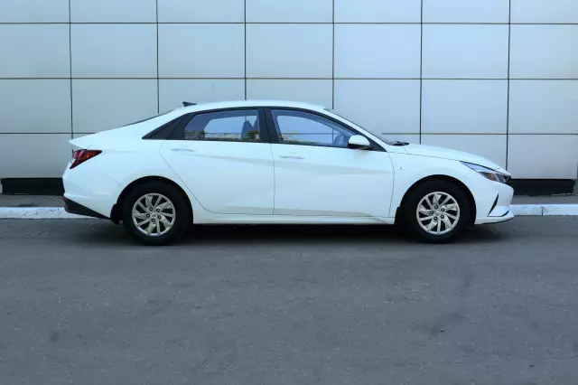 Hyundai Elantra 2021