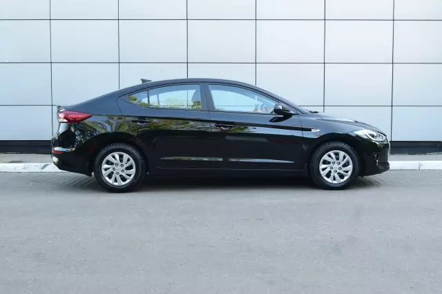 Hyundai Elantra 2017