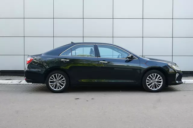 Toyota Camry 2017
