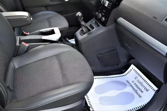 Opel Zafira 2011