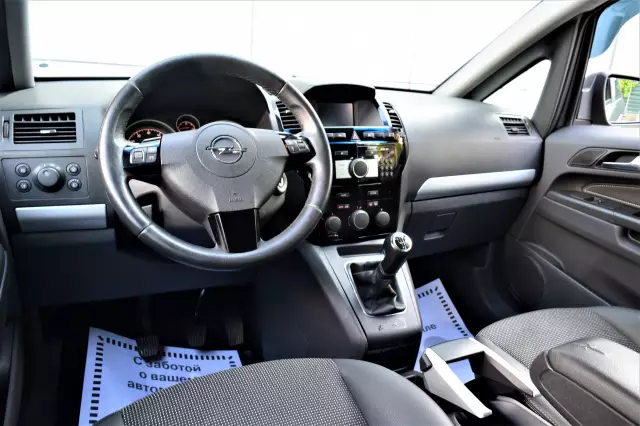 Opel Zafira 2011