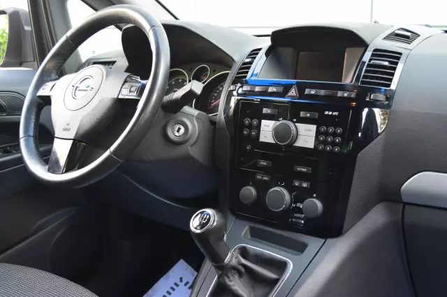Opel Zafira 2011