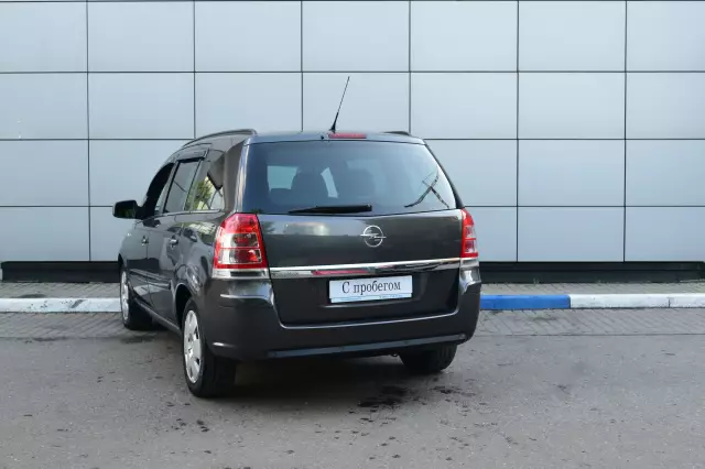 Opel Zafira 2011