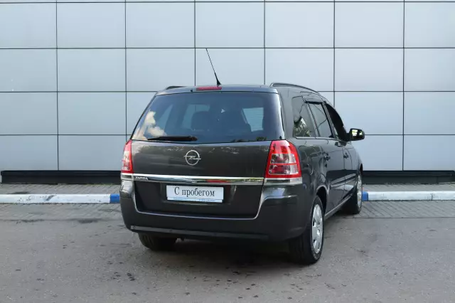 Opel Zafira 2011
