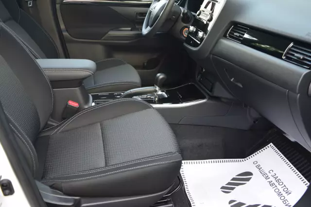 Mitsubishi Outlander 2021