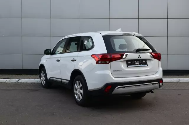 Mitsubishi Outlander 2021