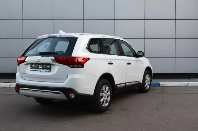 Mitsubishi Outlander 2021