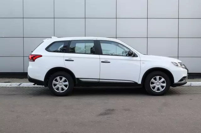 Mitsubishi Outlander 2021