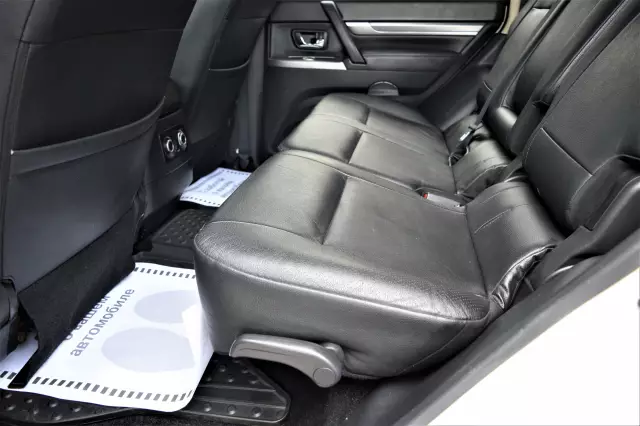 Mitsubishi Pajero 2014