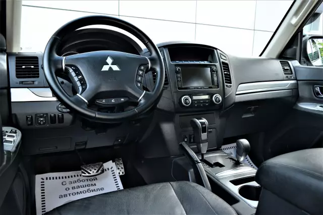 Mitsubishi Pajero 2014