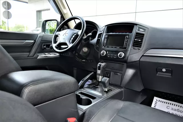 Mitsubishi Pajero 2014
