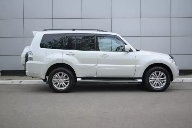 Mitsubishi Pajero 2014