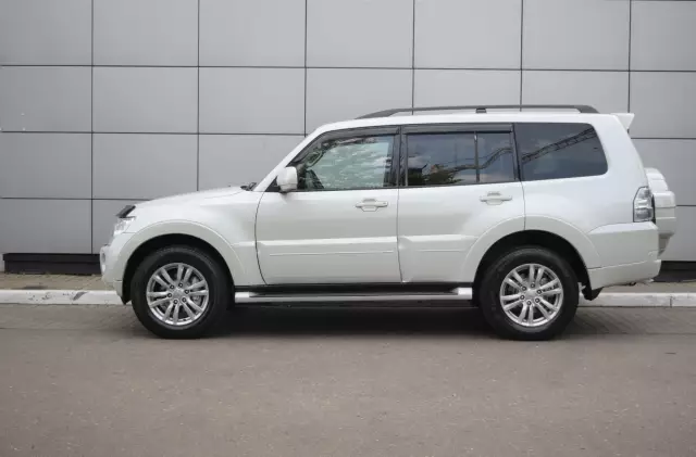 Mitsubishi Pajero 2014