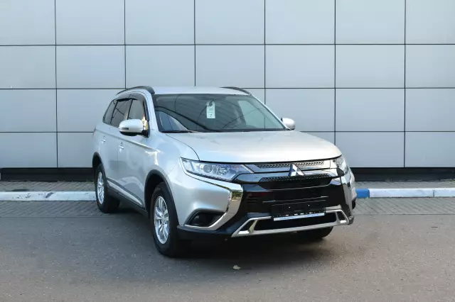 Mitsubishi Outlander 2021